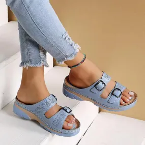 Light and trendy sandals for women
