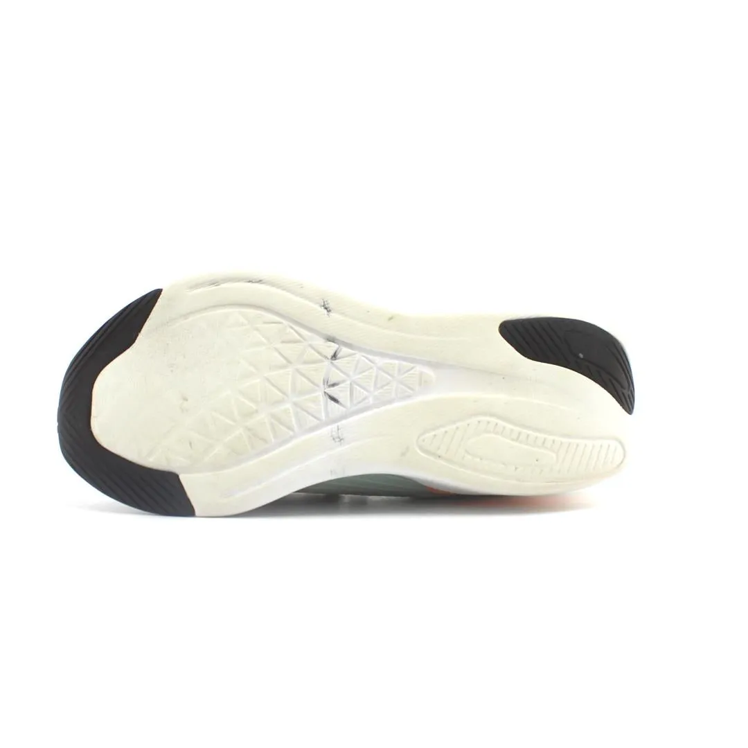 NEW BALANCE BREAZA