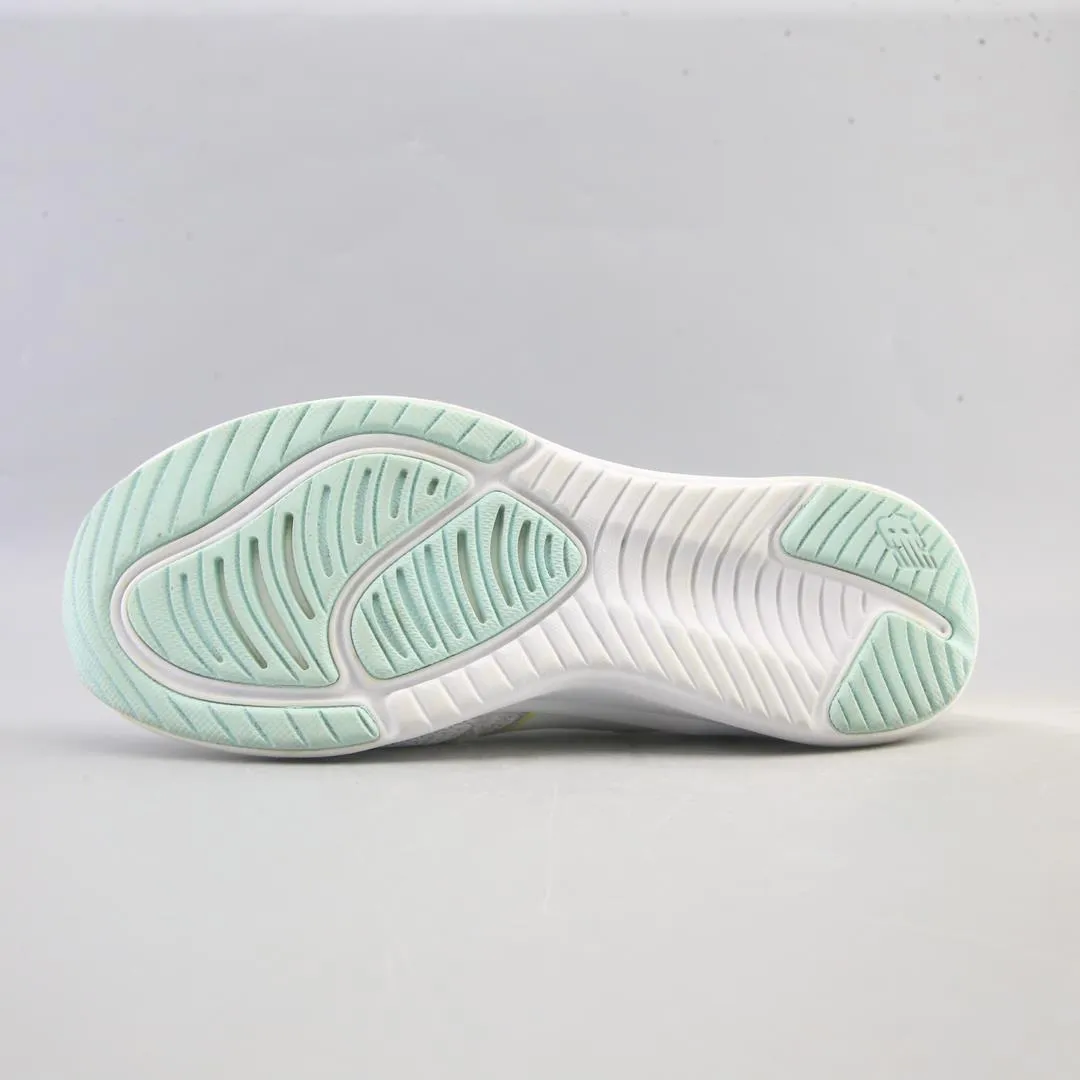 NEW BALANCE  FUELCORE NERGIZE  V1